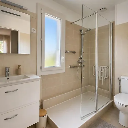 Occitane - Elegant 6 Bedroom House With Garden 別荘 *